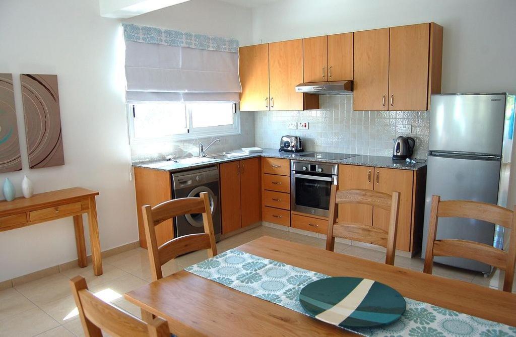 Peyia Resort Apartment Exterior photo